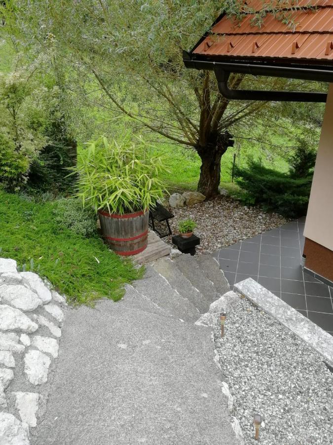 Issy View House *